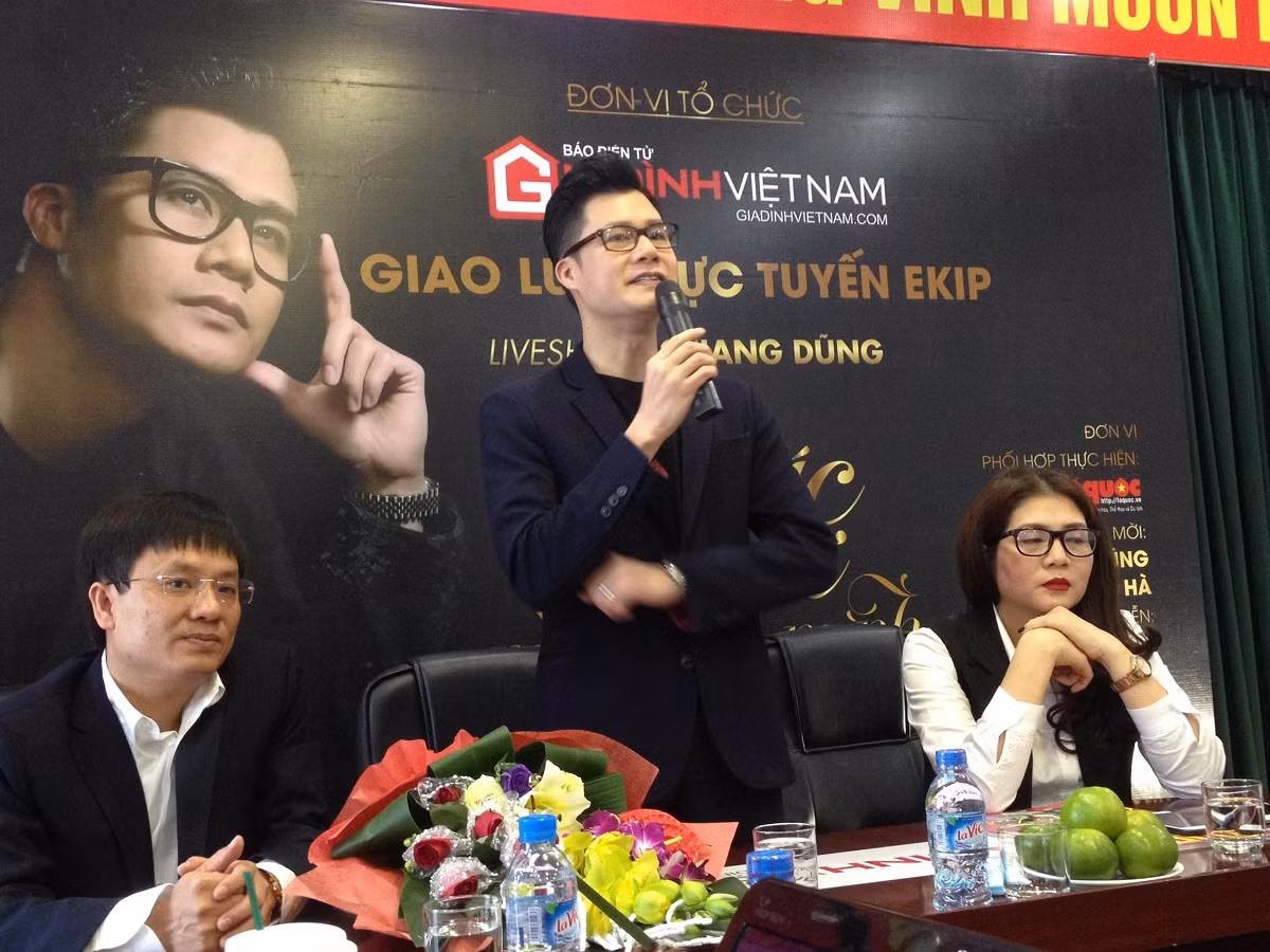 Nam ca sĩ Quang Dũng chia sẻ về liveshow “Giấc mơ mang tên mình” diễn ra ngày 31/3. ảnh: Nguyễn Huyền.