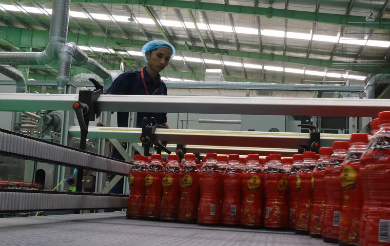 Với công suất lớn nhất thế giới lên đến 48.000 chai một giờ, Number One Chu Lai sẽ trở thành điểm cung cấp các sản phẩm nước giải khát có lợi cho sức khỏe khắp các tỉnh miền Trung - Tây Nguyên. Với công suất lớn nhất thế giới lên đến 48.000 chai một giờ, Number One Chu Lai sẽ trở thành điểm cung cấp các sản phẩm nước giải khát có lợi cho sức khỏe khắp các tỉnh miền Trung - Tây Nguyên.