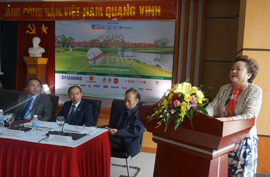 Bà Nguyễn Thị Nga - Chủ tịch Tập đoàn BRG, Chủ tịch Ngân hàng SeAbank, Nhà đồng tổ chức giải đấu nhấn mạnh, BRG và SeAbank sẽ đồng hành mãi mãi cùng giải đấu. Ảnh: Nguyên Phong/Kinh tế đô thị.