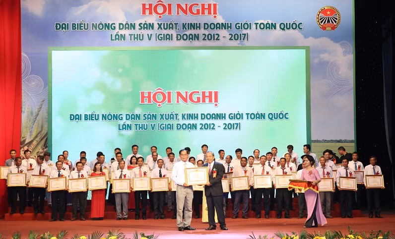 Vinh danh 63 nông dân Việt Nam xuất sắc năm 2017 ảnh 3 Vinh danh 63 nông dân Việt Nam xuất sắc năm 2017 ảnh 3