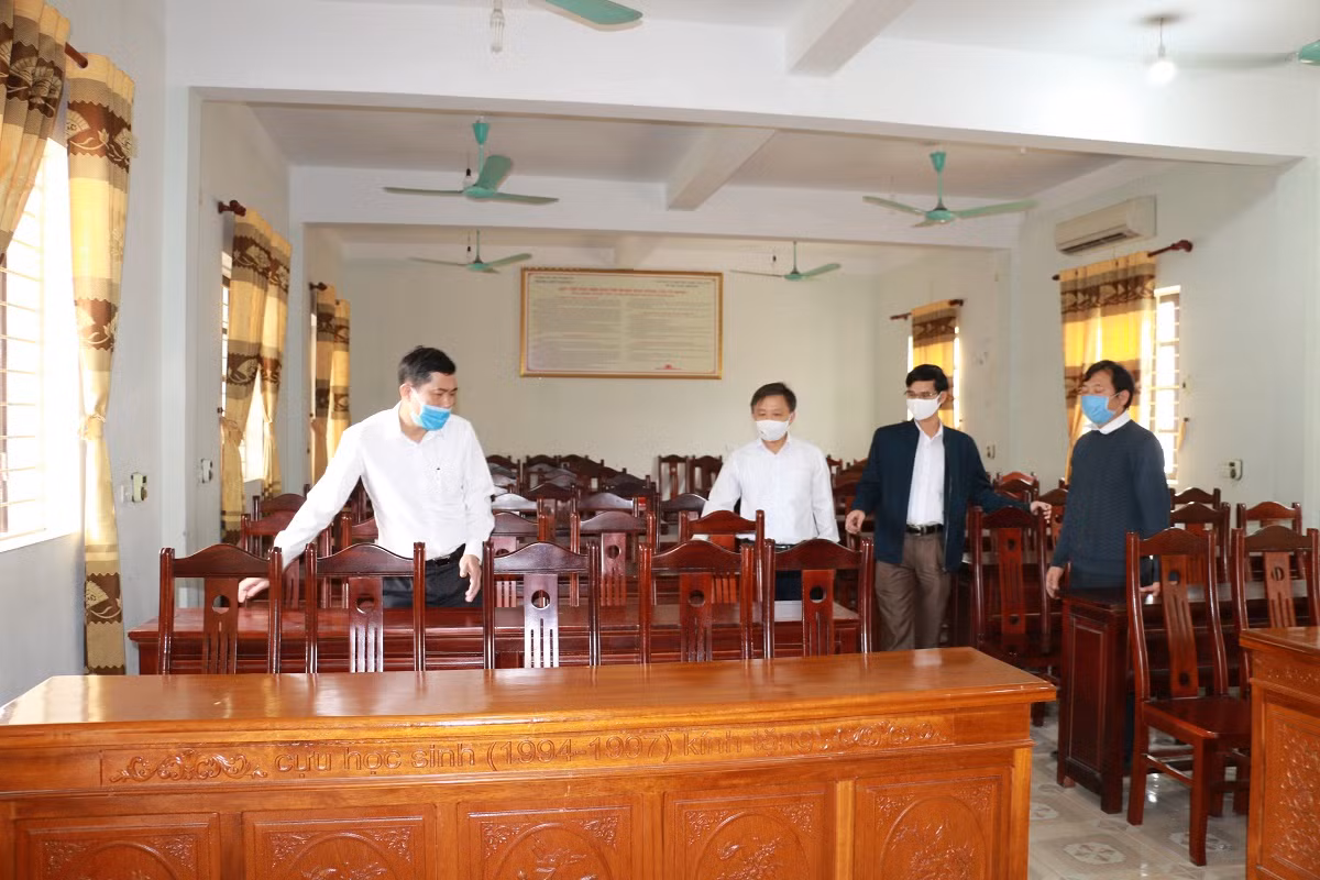 Lấy phòng hội đồng để giãn cách học sinh (Ảnh Sở Giáo dục Nghệ An cung cấp).