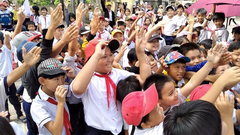 Học sinh hào hứng giao lưu trả lời câu hỏi (Ảnh thư viện cung cấp) Học sinh hào hứng giao lưu trả lời câu hỏi (Ảnh thư viện cung cấp)