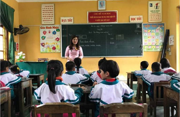 Nhiều giáo viên hiện nay cho rằng chỉ cần dạy tốt là đủ (Ảnh minh họa Hanam.edu.vn) Nhiều giáo viên hiện nay cho rằng chỉ cần dạy tốt là đủ (Ảnh minh họa Hanam.edu.vn)