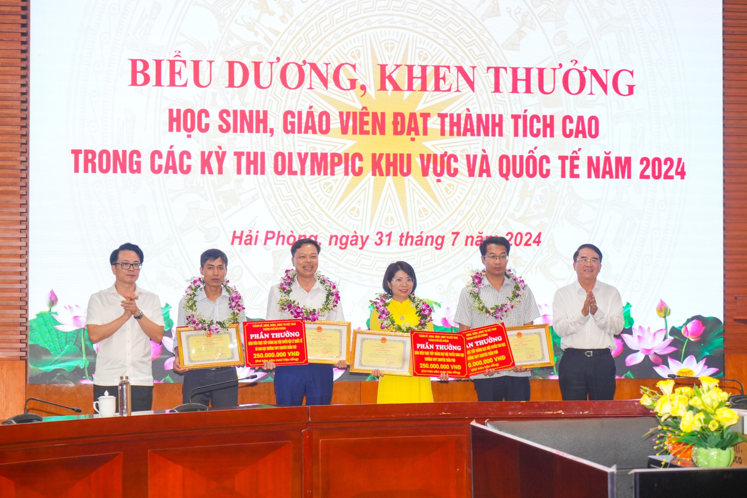 GDVN_khen-thuong-hsg-1.jpg