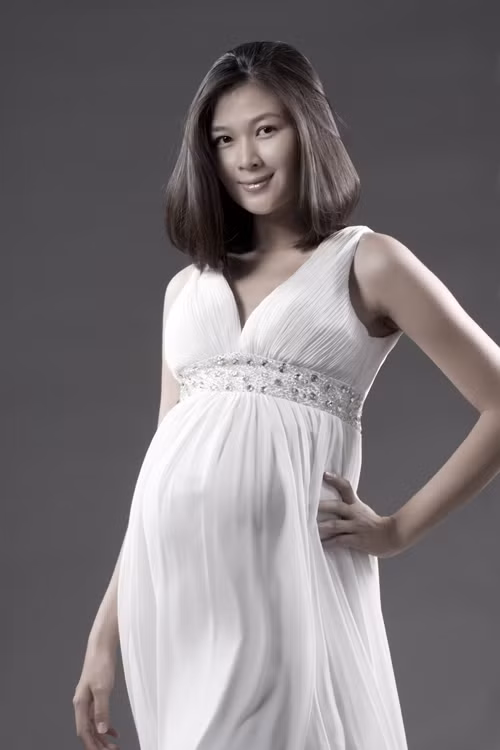 "Vợ tôi sinh thường nên khỏe. Đối với tôi, tất cả dù lên chức lần đầu hay lần thứ hai đều như nhau, vì chúng đều là con của tôi. Tôi vẫn luôn dành tình cảm cho các con của tôi, bởi tôi rất thương chúng." "Vợ tôi sinh thường nên khỏe. Đối với tôi, tất cả dù lên chức lần đầu hay lần thứ hai đều như nhau, vì chúng đều là con của tôi. Tôi vẫn luôn dành tình cảm cho các con của tôi, bởi tôi rất thương chúng."