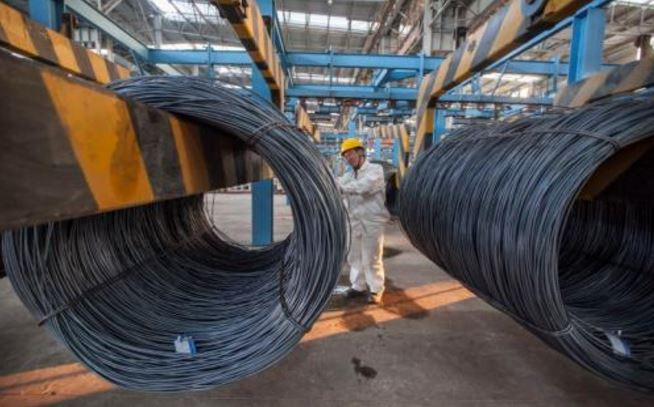 Ngành thép của Trung Quốc và Nhật Bản có thể bị thiệt hại vì thuế chống bán phá giá mới của Hoa Kỳ, nếu nó được áp dụng. Ảnh: Reuters.