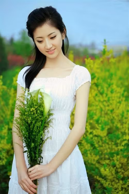 Cô sở hữu chiều cao 1m67 với thân hình vô cùng cân đối. Đây là lí do Cảnh Điềm thường được chọn làm người mẫu cho các thương hiệu Cô sở hữu chiều cao 1m67 với thân hình vô cùng cân đối. Đây là lí do Cảnh Điềm thường được chọn làm người mẫu cho các thương hiệu
