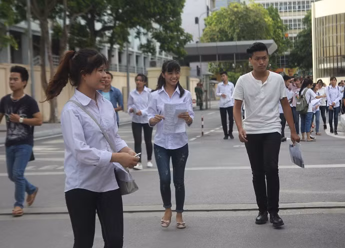 Phổ điểm Ngoại ngữ quá thấp, Bộ Giáo dục cho rằng không phải do đề thi ảnh 3 Phổ điểm Ngoại ngữ quá thấp, Bộ Giáo dục cho rằng không phải do đề thi ảnh 3