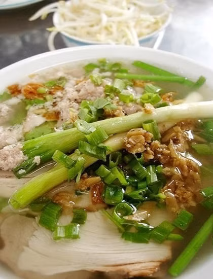Hủ tíu - nét duyên riêng của người Sài Gòn. Hủ tíu - nét duyên riêng của người Sài Gòn.