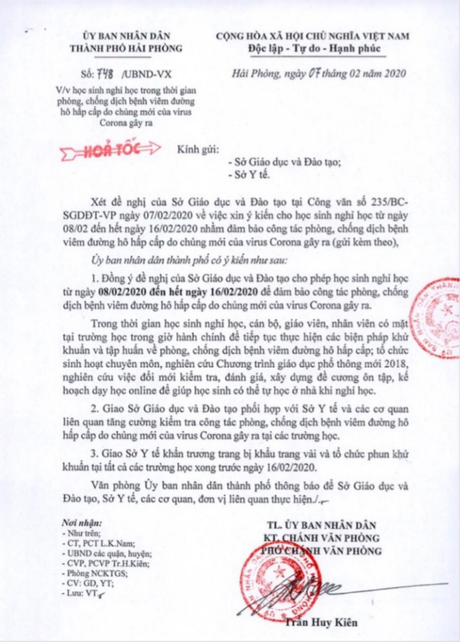 Công văn hỏa tốc của Ủy ban nhân dân thành phố Hải Phòng về việc tiếp tục cho học sinh nghỉ học (Ảnh: Lã Tiến)
