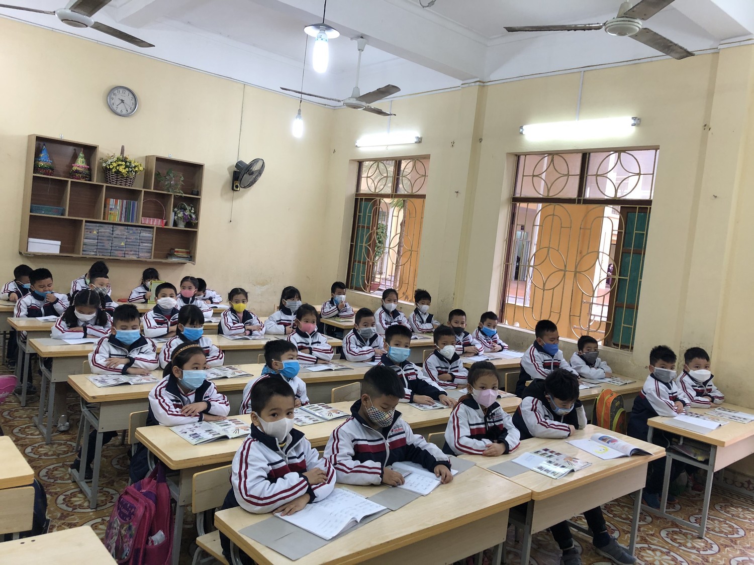 Sau 2 ngày đi học trở lại, học sinh Hải Phòng tiếp tục được nghỉ học (Ảnh: Lã Tiến)
