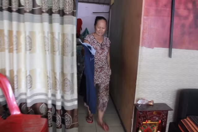 Theo bà Huế, vì thấy Khải tội nghiệp nên mới nhận vào làm, không ngờ lại xảy ra vụ việc như thế Theo bà Huế, vì thấy Khải tội nghiệp nên mới nhận vào làm, không ngờ lại xảy ra vụ việc như thế