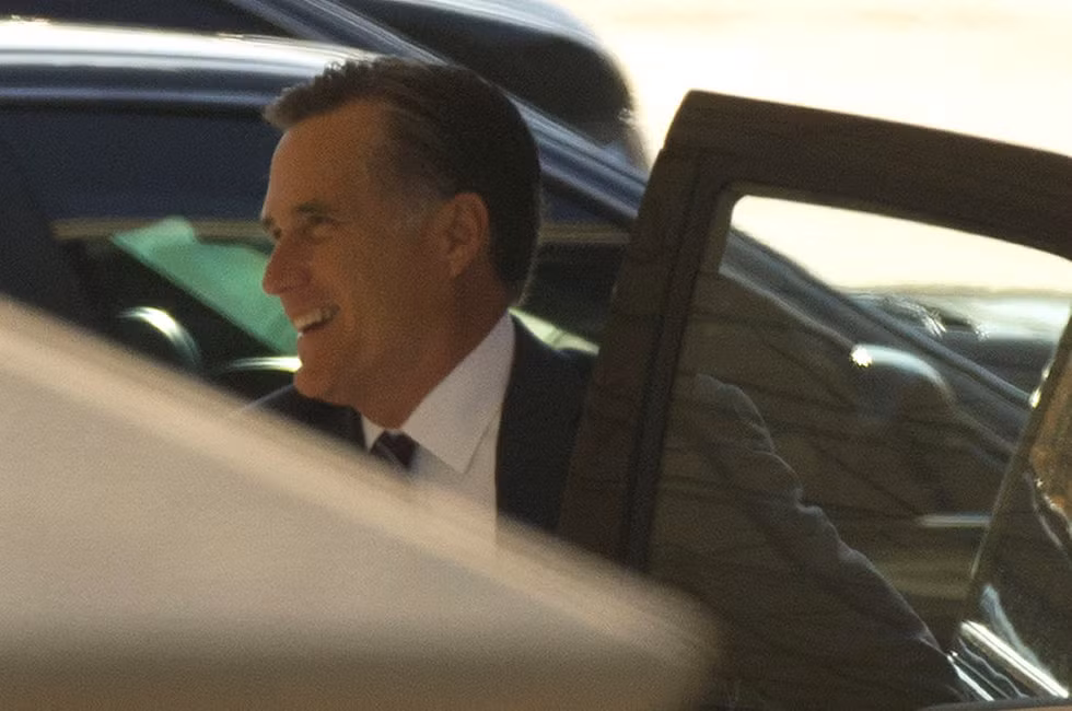 Sau khi thất bại trong cuộc chạy đua vào Nhà Trắng hôm 6/11, Mitt Romney gần như "quy ẩn giang hồ" Sau khi thất bại trong cuộc chạy đua vào Nhà Trắng hôm 6/11, Mitt Romney gần như "quy ẩn giang hồ"