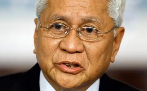 Ngoại trưởng Philippines Albert del Rosario đang cho xác minh thông tin Trung Quốc đầu tư 1,6 tỉ USD xây dựng cái gọi là "thành phố Tam Sa"