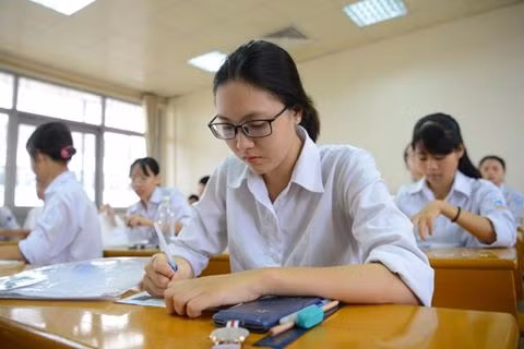 Dự kiến bỏ điểm sàn là quyết định sáng suốt của Bộ trưởng Nhạ ảnh 2