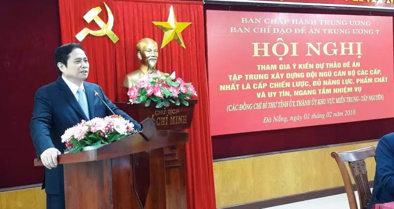 Nên mở "Chiến dịch săn lùng người tài" ảnh 1