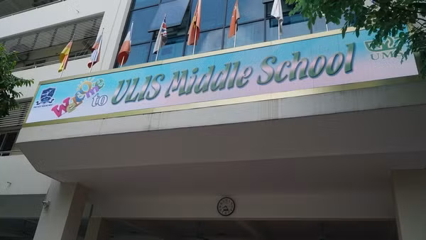 Khu giảng đường C1, trường Đại học Ngoại ngữ - Đại học Quốc gia Hà Nội được lấy làm cơ sở vật chất cho Trường Trung học cơ sở Ngoại ngữ, là tài sản nhà nước. Ảnh minh họa, nguồn: ulis.vnu.edu.vn Khu giảng đường C1, trường Đại học Ngoại ngữ - Đại học Quốc gia Hà Nội được lấy làm cơ sở vật chất cho Trường Trung học cơ sở Ngoại ngữ, là tài sản nhà nước. Ảnh minh họa, nguồn: ulis.vnu.edu.vn