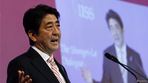 Thủ tướng Nhật Bản Shinzo Abe phát biểu tại Đối thoại Shangri-La tối ngày 30 tháng 5 năm 2014 Thủ tướng Nhật Bản Shinzo Abe phát biểu tại Đối thoại Shangri-La tối ngày 30 tháng 5 năm 2014