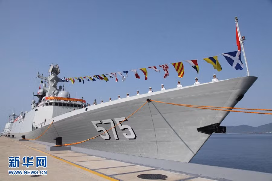 Tàu hộ vệ tên lửa Nhạc Dương số hiệu 575 Type 054A Hạm đội Nam Hải, Hải quân Trung Quốc (ảnh tư liệu)