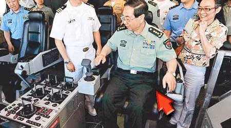 Ông Phòng Phong Huy thăm tàu sân bay Mỹ