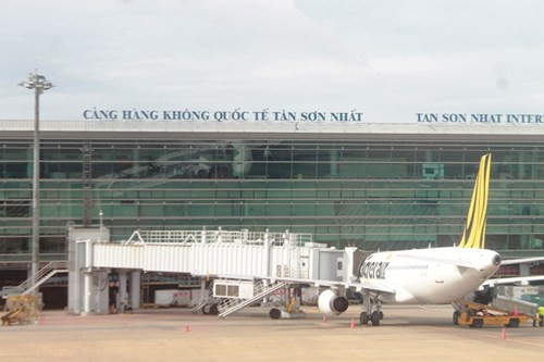 Sân bay Tân Sơn Nhất bị xếp thứ 4 trong số những sân bay tệ nhất châu Á trên trang web The Guide to Sleeping in Airports. (Ảnh H.Lực). Sân bay Tân Sơn Nhất bị xếp thứ 4 trong số những sân bay tệ nhất châu Á trên trang web The Guide to Sleeping in Airports. (Ảnh H.Lực).