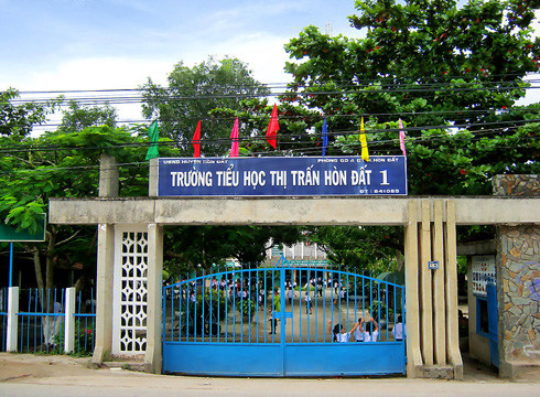 Ngày 6/4, học sinh Trường Hòn Đất 1 nghỉ học để giáo viên đi tham quan Phú Quốc (ảnh: Wikipedia) Ngày 6/4, học sinh Trường Hòn Đất 1 nghỉ học để giáo viên đi tham quan Phú Quốc (ảnh: Wikipedia)