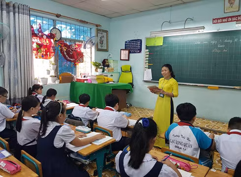 Cô Huỳnh Thị Minh Trâm luôn đam mê với các phương pháp dạy học sáng tạo (ảnh: P.L) Cô Huỳnh Thị Minh Trâm luôn đam mê với các phương pháp dạy học sáng tạo (ảnh: P.L)