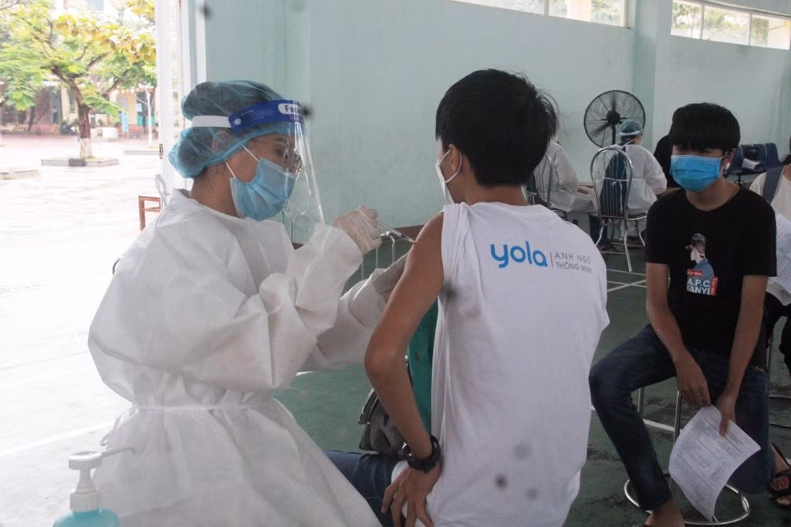 Đà Nẵng đã triển khai tiêm vắc xin cho học sinh để đến trường học trực tiếp. Ảnh: AN Đà Nẵng đã triển khai tiêm vắc xin cho học sinh để đến trường học trực tiếp. Ảnh: AN