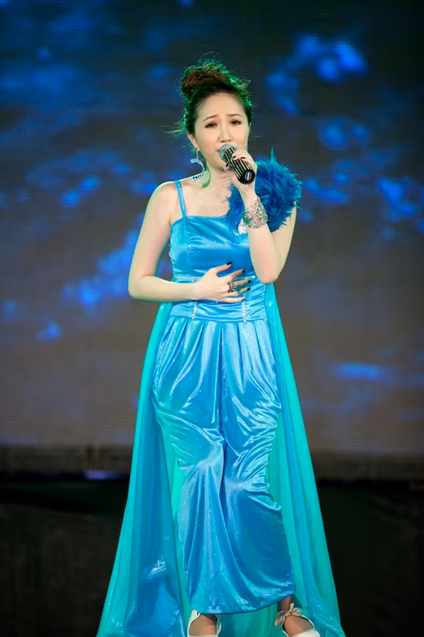 Trong chương trình, Bảo Thy cũng đã hát lại những bài hát do chính cô sáng tác trên những cảm xúc rất thật. Liên khúc Có bao giờ, Em muốn chia tay đã khiến nhiều fan nín lặng. Trong chương trình, Bảo Thy cũng đã hát lại những bài hát do chính cô sáng tác trên những cảm xúc rất thật. Liên khúc Có bao giờ, Em muốn chia tay đã khiến nhiều fan nín lặng.