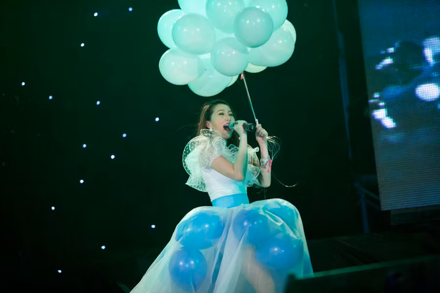 Hát lại bài Hit Công chúa bong bóng cùng nhóm 2B, Bảo Thy thật sự xúc động Hát lại bài Hit Công chúa bong bóng cùng nhóm 2B, Bảo Thy thật sự xúc động