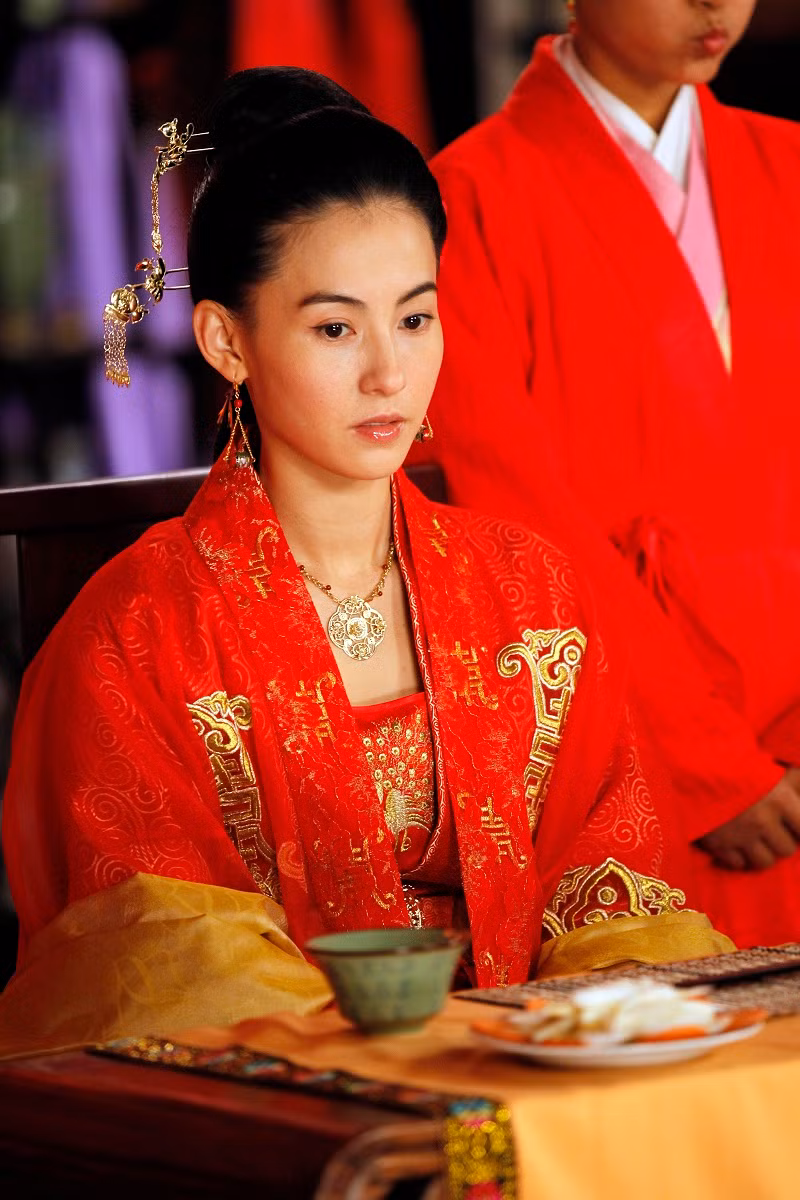 Giữ vai trò có vẻ khá “chủ chốt” trong loạt poster quảng bá cho phim, dường như Trương Bá Chi sẽ có rất nhiều đất diễn trong dự án phim lần này, với mạch phim xoay quanh nhân vật trung tâm Mộc Quế Anh.