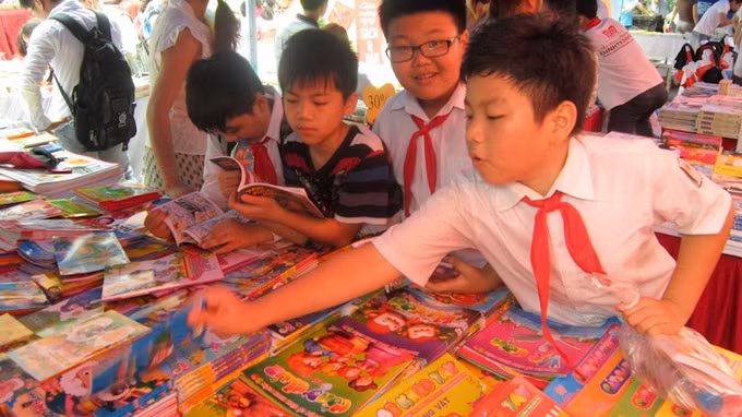 Ngày hội Sách và Văn hóa đọc 2013 thu hút đông đảo bạn đọc Ngày hội Sách và Văn hóa đọc 2013 thu hút đông đảo bạn đọc