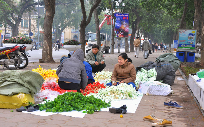 Và một số điểm như: hồ Hoàn Kiếm, Công viên Lê Nin, VP Trung ương Đảng…