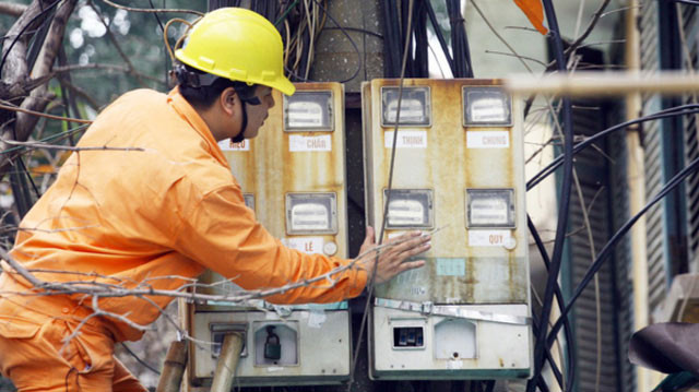 Sau gần 3 năm giá điện bán lẻ được điều chỉnh tăng khoảng 100 đồng/kWh so với mức giá cũ. Ảnh: P.V
