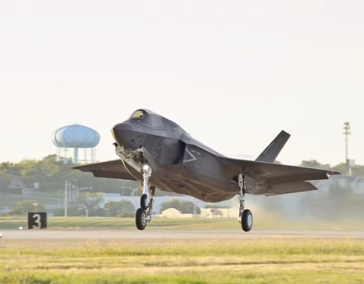 Máy bay chiến đấu F-35B do Mỹ chế tạo Máy bay chiến đấu F-35B do Mỹ chế tạo