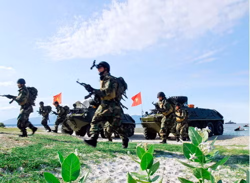 Lực lượng đặc nhiệm của Quân đội Việt Nam vẫn sử dụng AK-47 khi diễn tập tác chiến đổ bộ