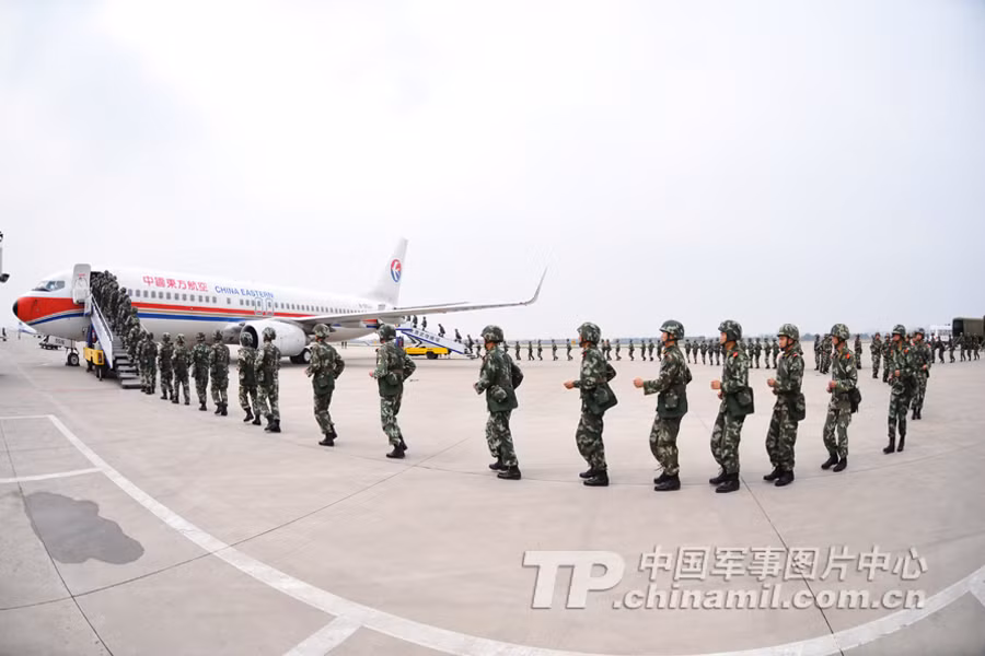 Diễn tập nhằm mục đích nâng cao khả năng kết hợp lực lượng, phương tiện quân - dân sự khi xảy ra tình huống bất ngờ Diễn tập nhằm mục đích nâng cao khả năng kết hợp lực lượng, phương tiện quân - dân sự khi xảy ra tình huống bất ngờ