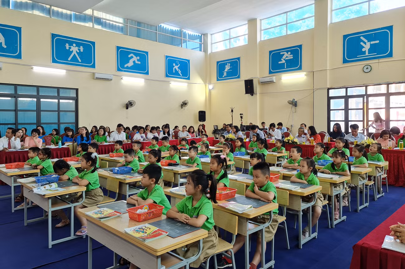 Giáo viên Hải Phòng dạy tập huấn theo sách giáo khoa lớp 1 mới. (Ảnh minh họa: Lã Tiến) Giáo viên Hải Phòng dạy tập huấn theo sách giáo khoa lớp 1 mới. (Ảnh minh họa: Lã Tiến)
