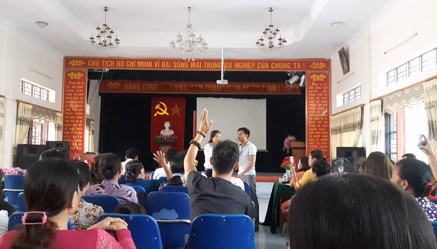 Trường mầm non Tân Phong và đơn vị cung cấp thực phẩm nhận lỗi với phụ huynh về sự cố gà sót nội tạng