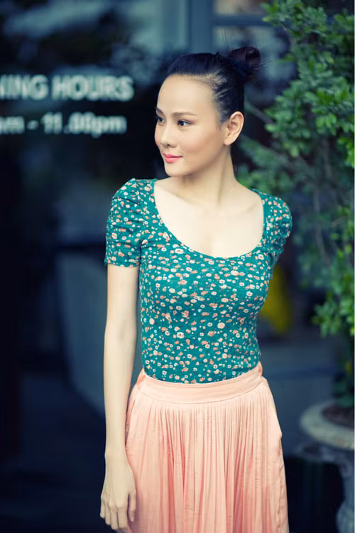 Ông Lâm tiếp: “Tôi chờ mãi nhưng chẳng thấy xe đâu. Dương Yến Ngọc cũng không hề trả lại cho tôi số tiền đặt cọc 125 triệu như đã hứa. Gần 2 năm đã trôi qua, tôi đã nhiều lần kiên nhẫn tìm gặp Dương Yến Ngọc để đòi lại tiền nhưng cô ấy cố tình lảng tránh”.