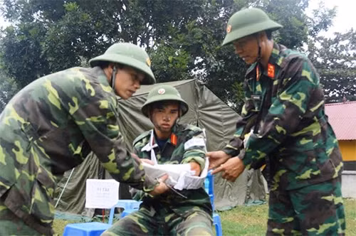 Luyện tập sẵn sàng chiến đấu trong dịp Tết