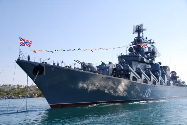 Tuần dương hạm tên lửa Moskva