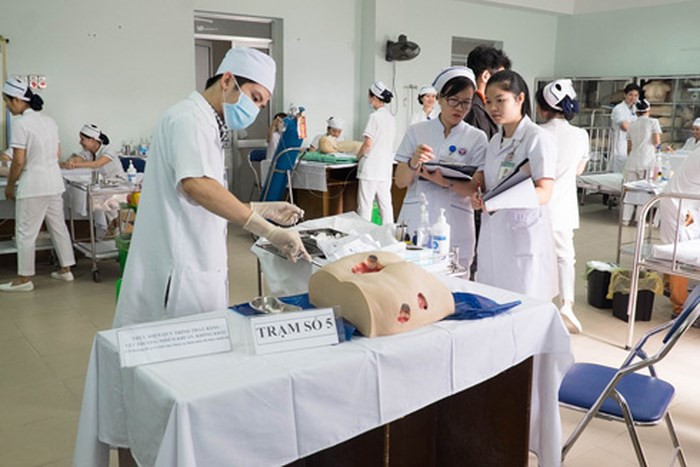Y tế các tỉnh có kế hoạch dự trữ, cung ứng thuốc cho nhu cầu điều trị của người bệnh.