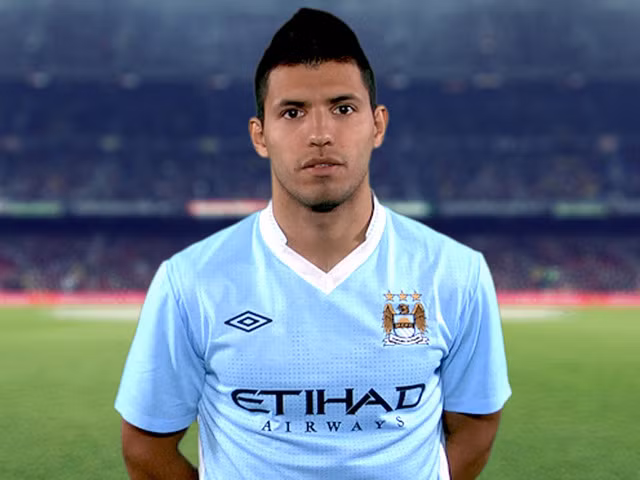 Sergio Aguero (Chuyển tới Man City từ Atletico Madrid với giá 38 triệu bảng): Đây là giá chuyển nhượng kỷ lục của CLB Man City từ trước tới nay, nhưng ngay lập tức ngôi sao người Argentina đã chứng tỏ tài năng của mình đáng giá từng xu. Mới đây, Aguero trở thành cầu thủ Man City xuất sắc nhất năm theo bầu chọn của các CĐV. Sergio Aguero (Chuyển tới Man City từ Atletico Madrid với giá 38 triệu bảng): Đây là giá chuyển nhượng kỷ lục của CLB Man City từ trước tới nay, nhưng ngay lập tức ngôi sao người Argentina đã chứng tỏ tài năng của mình đáng giá từng xu. Mới đây, Aguero trở thành cầu thủ Man City xuất sắc nhất năm theo bầu chọn của các CĐV.