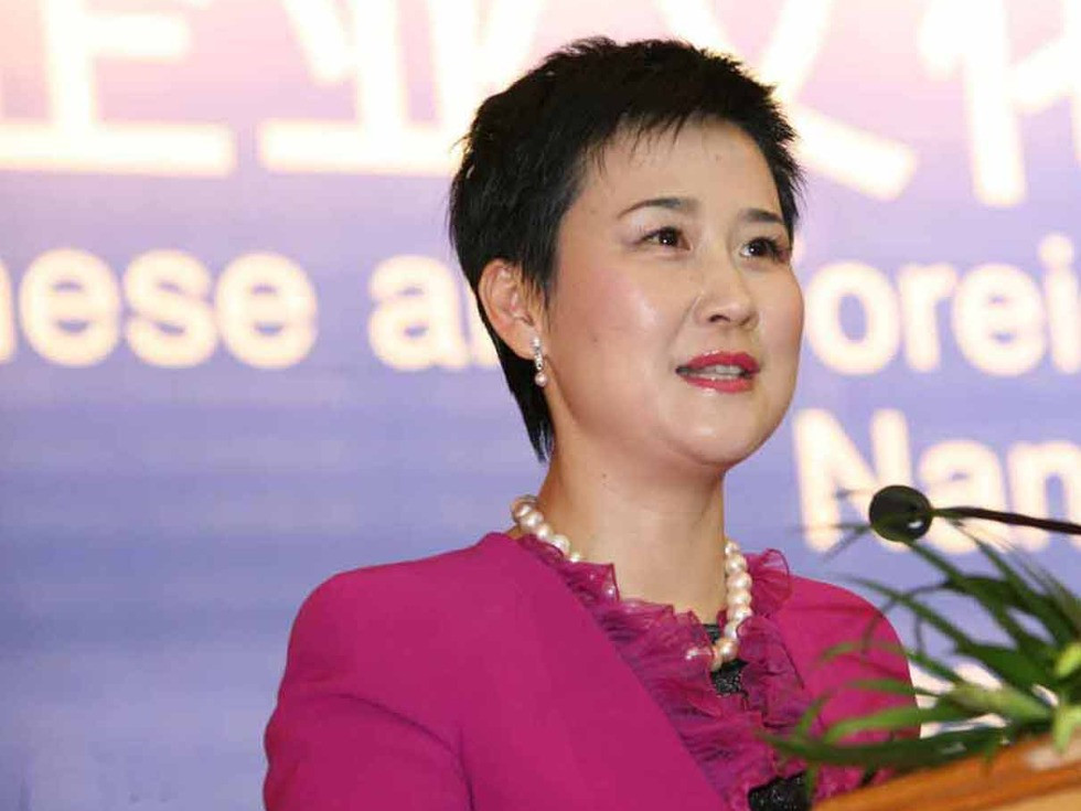 Lý Tiểu Lâm con gái cựu Thủ tướng Lý Bằng, được mệnh danh là "chị cả điện lực" Trung Quốc.