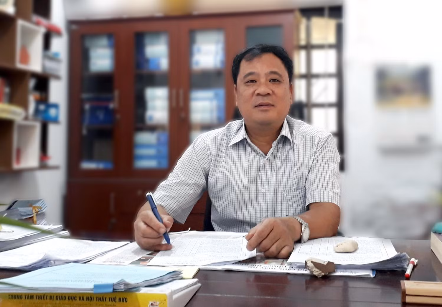 Nhà giáo Hồ Tuấn Anh - Hiệu trưởng Trường Trung học cơ sở Quỳnh Phương, Thị xã Hoàng Mai, Tỉnh Nghệ An. Ảnh: NVCC. Nhà giáo Hồ Tuấn Anh - Hiệu trưởng Trường Trung học cơ sở Quỳnh Phương, Thị xã Hoàng Mai, Tỉnh Nghệ An. Ảnh: NVCC.