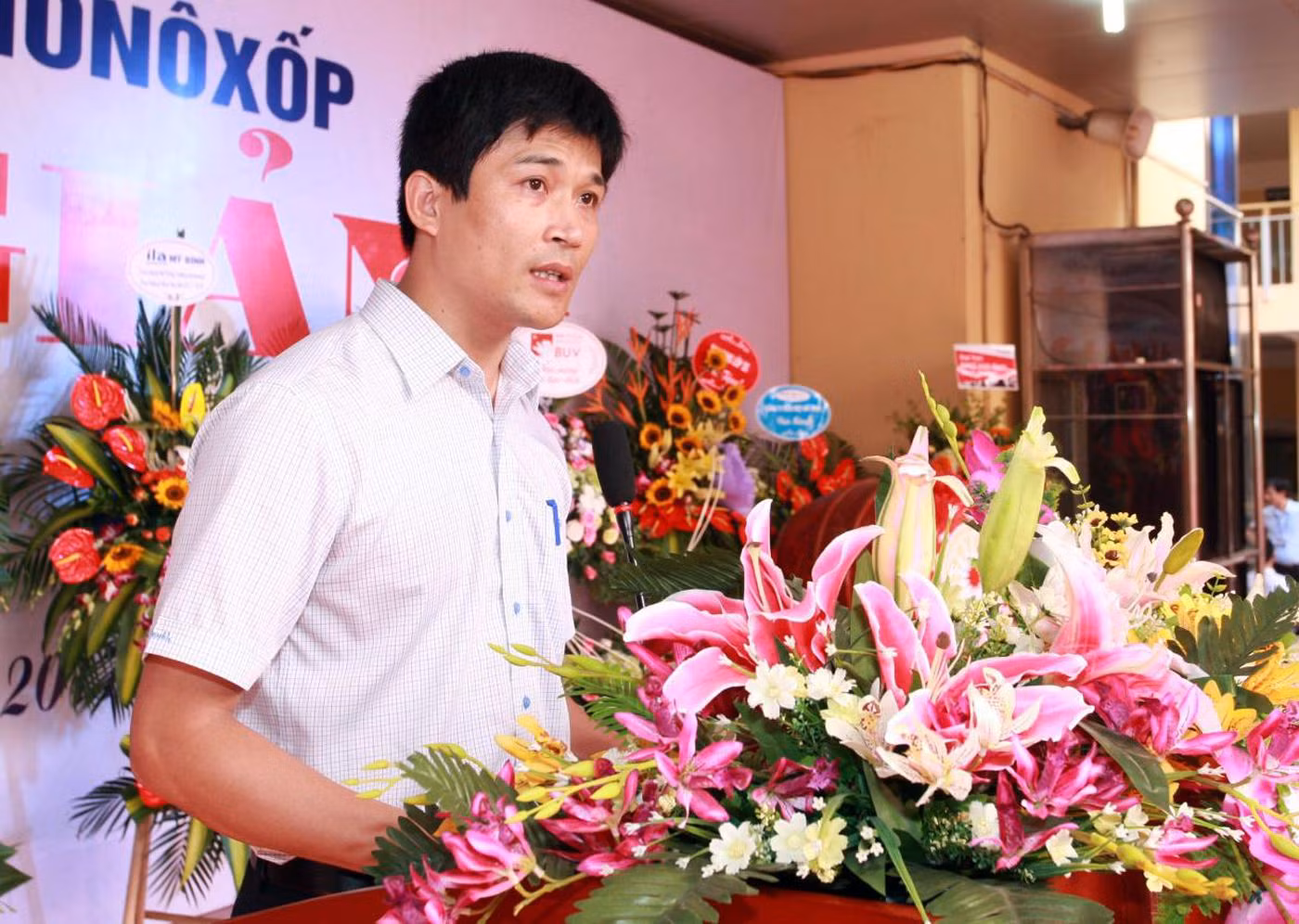 Nhà giáo Nguyễn Quang Tùng - Hiệu trưởng Trường Trung học cơ sở và Trung học phổ thông M.V.Lômônôxốp (quận Nam Từ Liêm, Hà Nội). Ảnh: (NVCC).