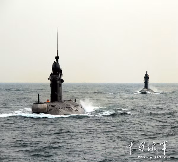 Tàu ngầm Trung Quốc trên Biển Đông. Nguồn ảnh: Navy.81.cn