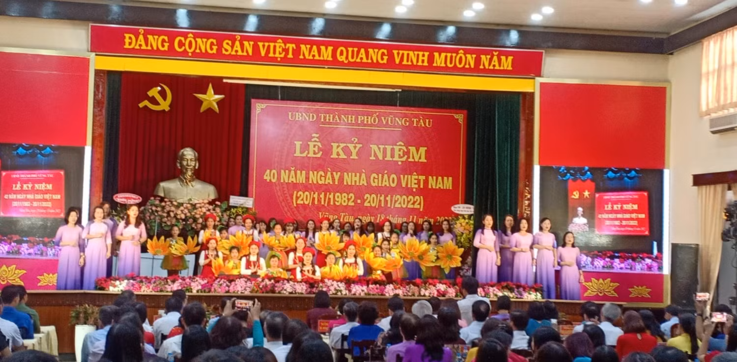 Tiết mục văn nghệ mừng Ngày Nhà giáo Việt Nam của Trường Tiểu học Quang Trung (Vũng Tàu) Tiết mục văn nghệ mừng Ngày Nhà giáo Việt Nam của Trường Tiểu học Quang Trung (Vũng Tàu)