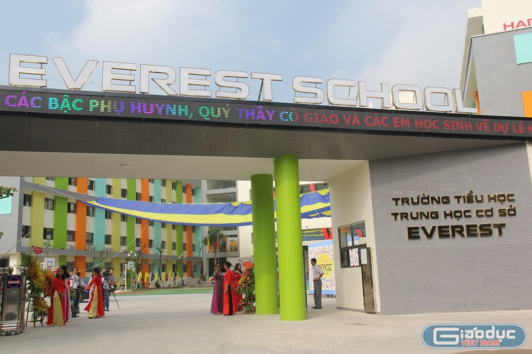 Trường Everest kêu gọi phụ huynh đóng góp ở mức 40% học phí để trang trải chi phí vận hành và nâng cao thu nhập cho giáo viên.(Ảnh minh họa: Thùy Linh)